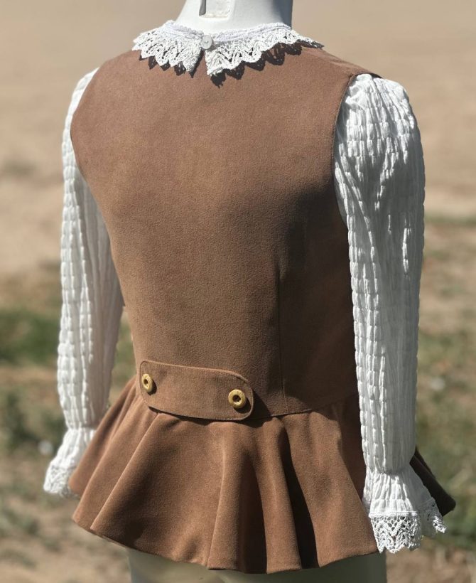 Chalequillo Niña Antelina Marrón