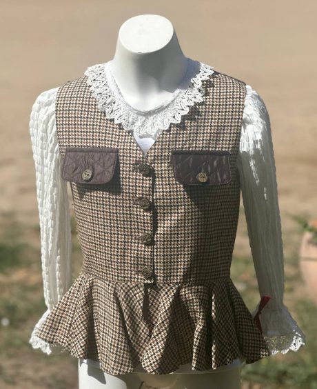 Chalequillo Niña Marrón