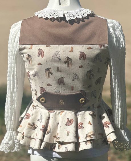 Chalequillo Niña Caballos Camel