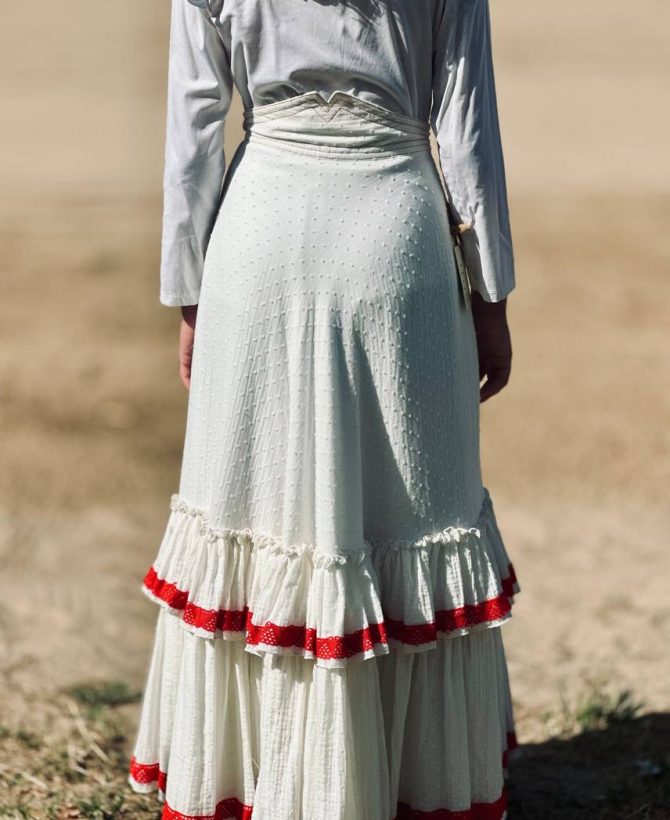 Falda de Capa Blanca