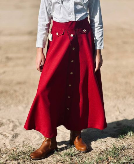 Falda de Capa Roja