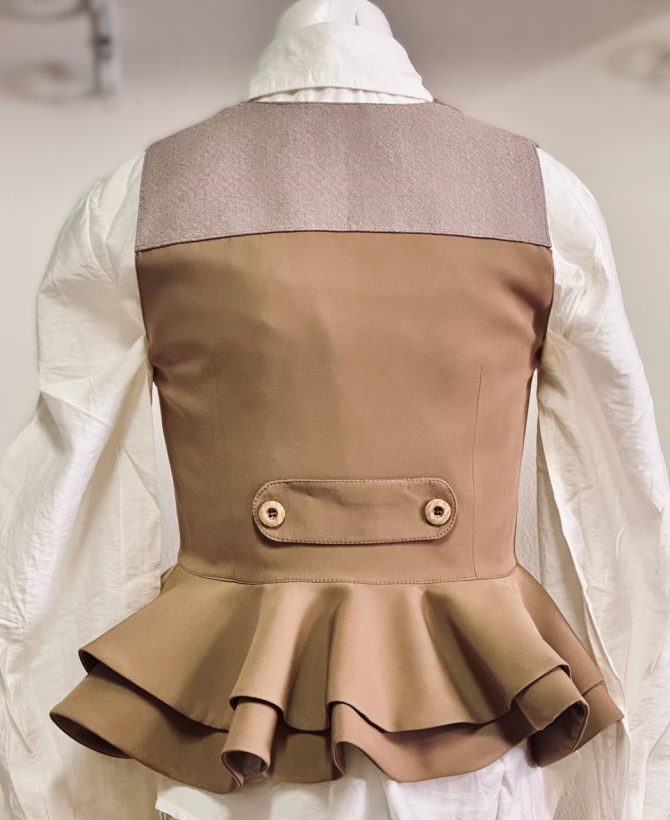 Chalequillo Niña Camel Doble Volante