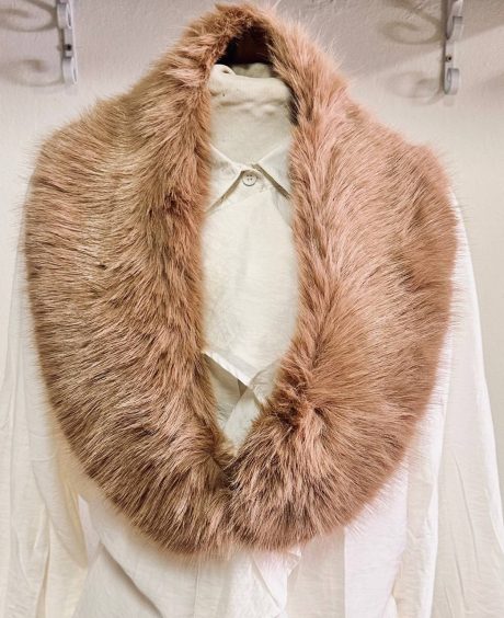 Cuello de Pelos Camel